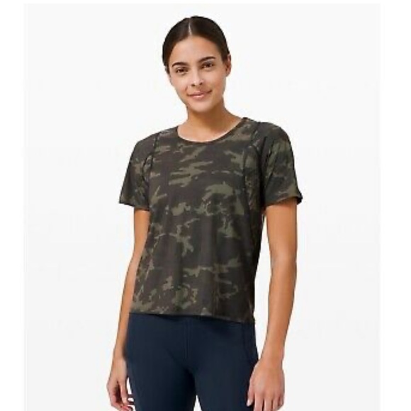 lululemon athletica Tops - RARE CAMO Lululemon Outrun The Heat Short Sleeve